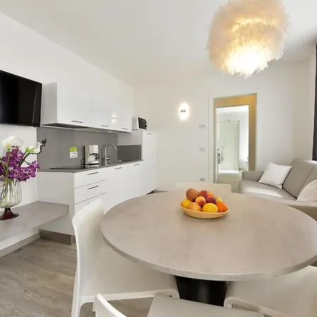 Primavera Apartmentsuites 3*