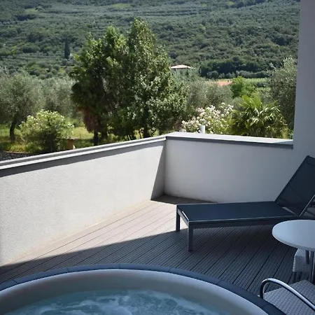 Primavera Apartmentsuites Aparthotel Riva del Garda