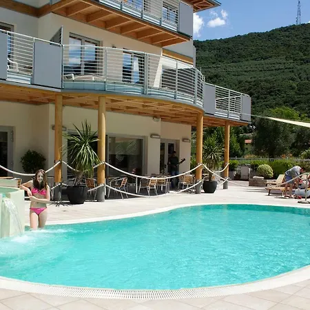 Primavera Apartmentsuites Riva del Garda