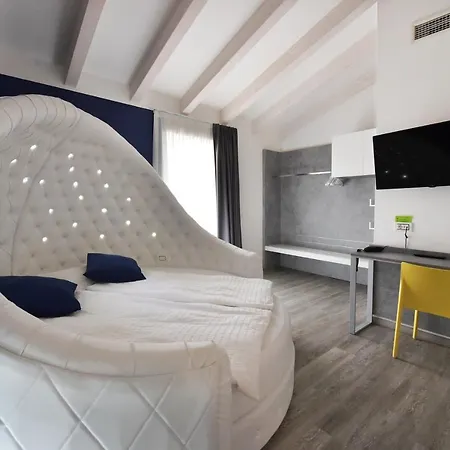 Primavera Apartmentsuites Riva del Garda