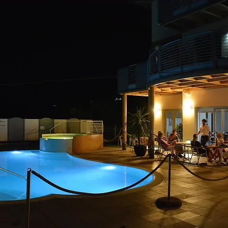 Primavera Apartmentsuites Aparthotel 3*